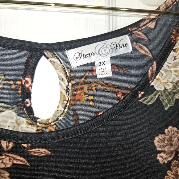 Stem & Vine Bell Sleeve Blouse Floral Black and Cream 3x - Picture 3 of 5